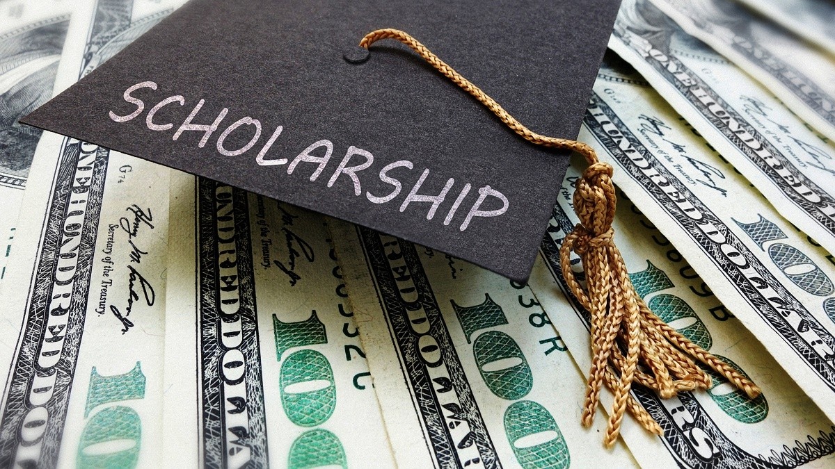 How to Secure a Full Ride Scholarship in America